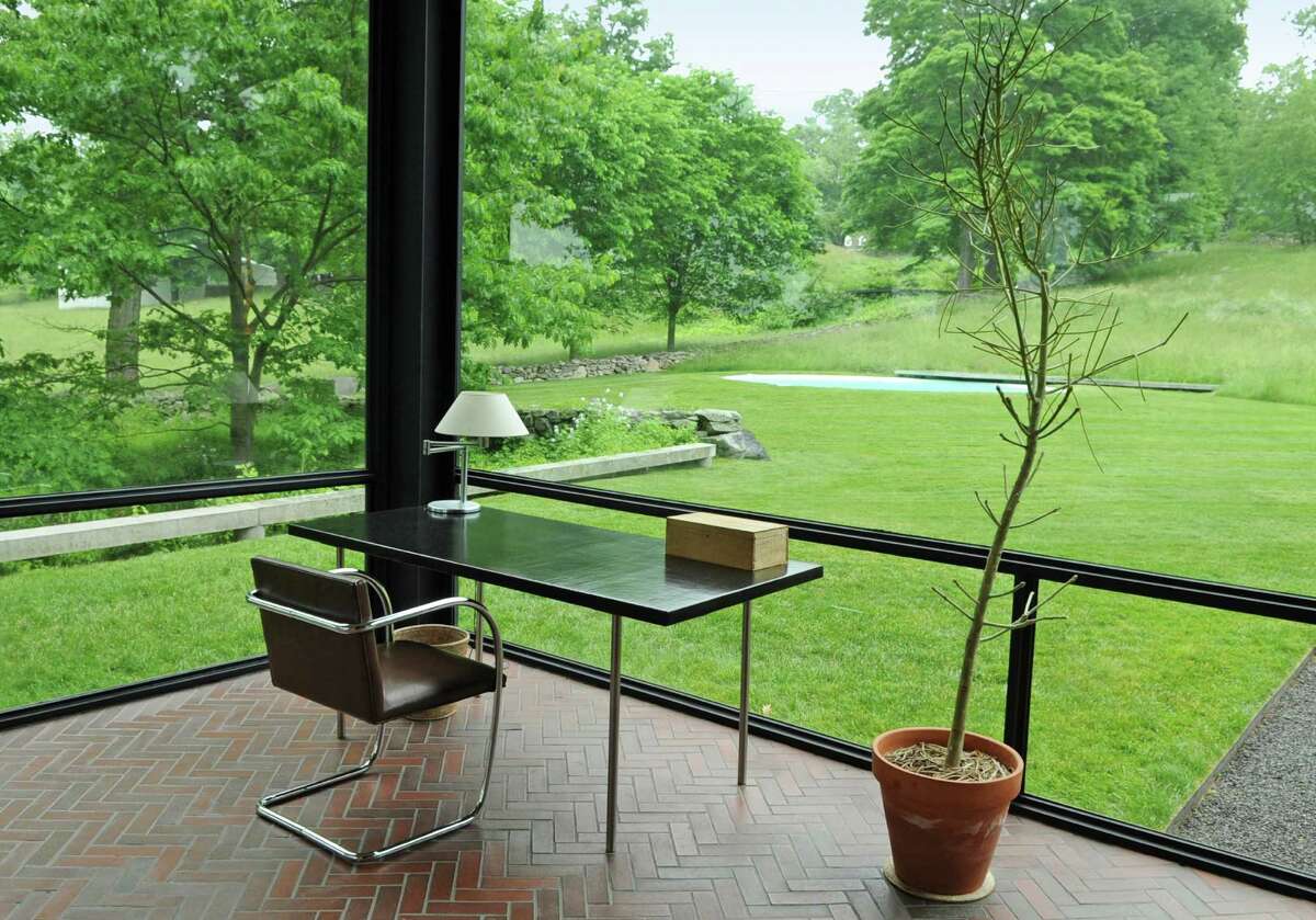 In Connecticut An Inspiring Tour Of Philip Johnson S Glass House Estate