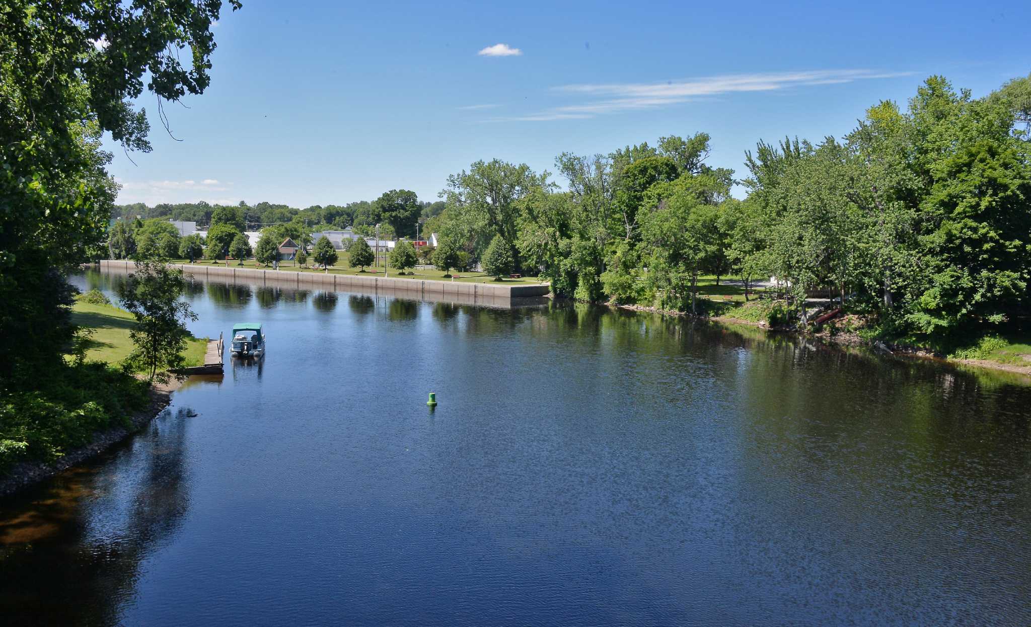 2 injured in boating crash on Hudson River - Vimarsana News