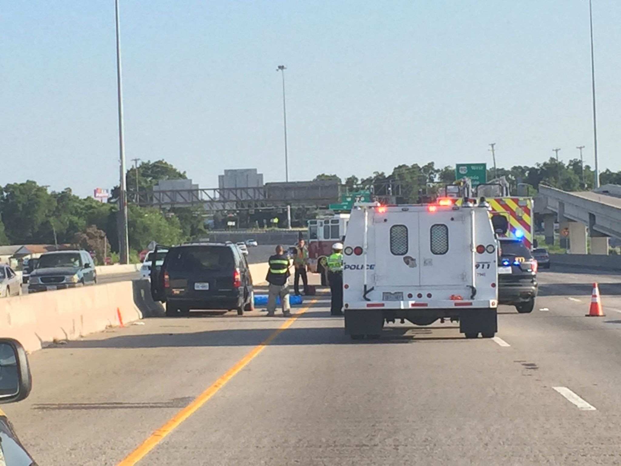 Man changing tire killed in hit-and-run on Interstate 35