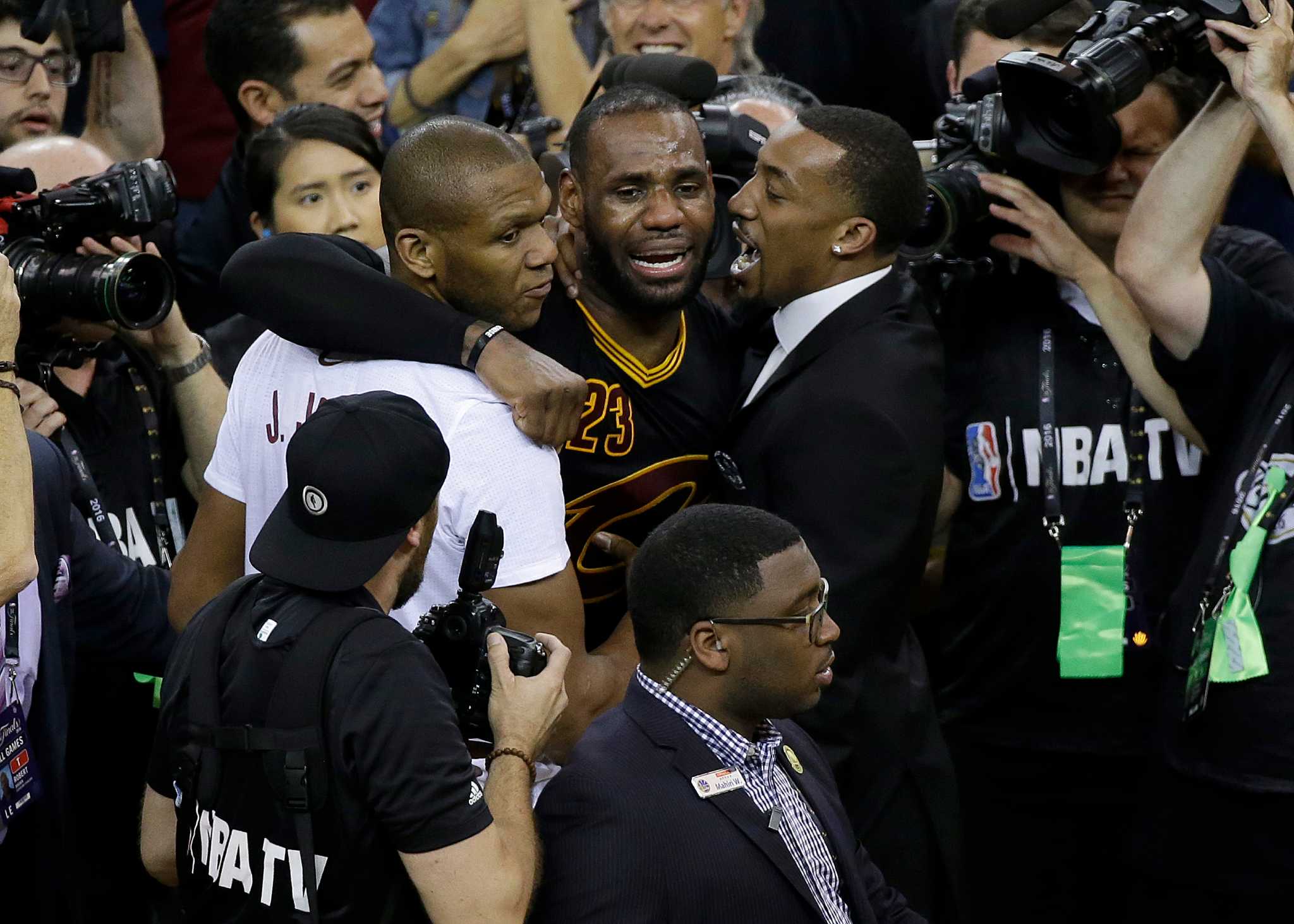 the earth is flat kyrie irving