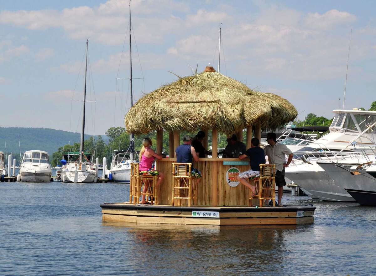 Lake gets a floating tikibar