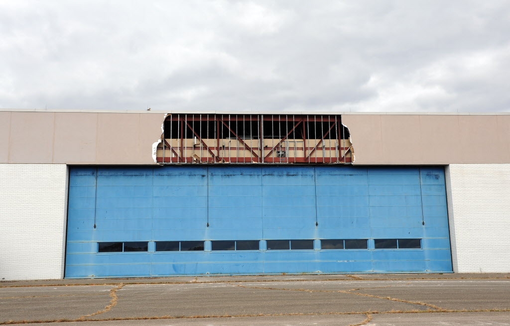 Aircraft mechanics school not taking new students