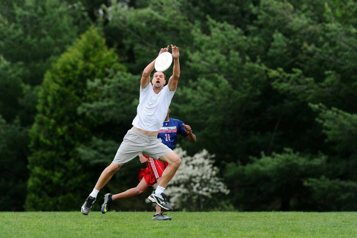 Ultimate frisbee fans toss it out as fun, safe alternative sport