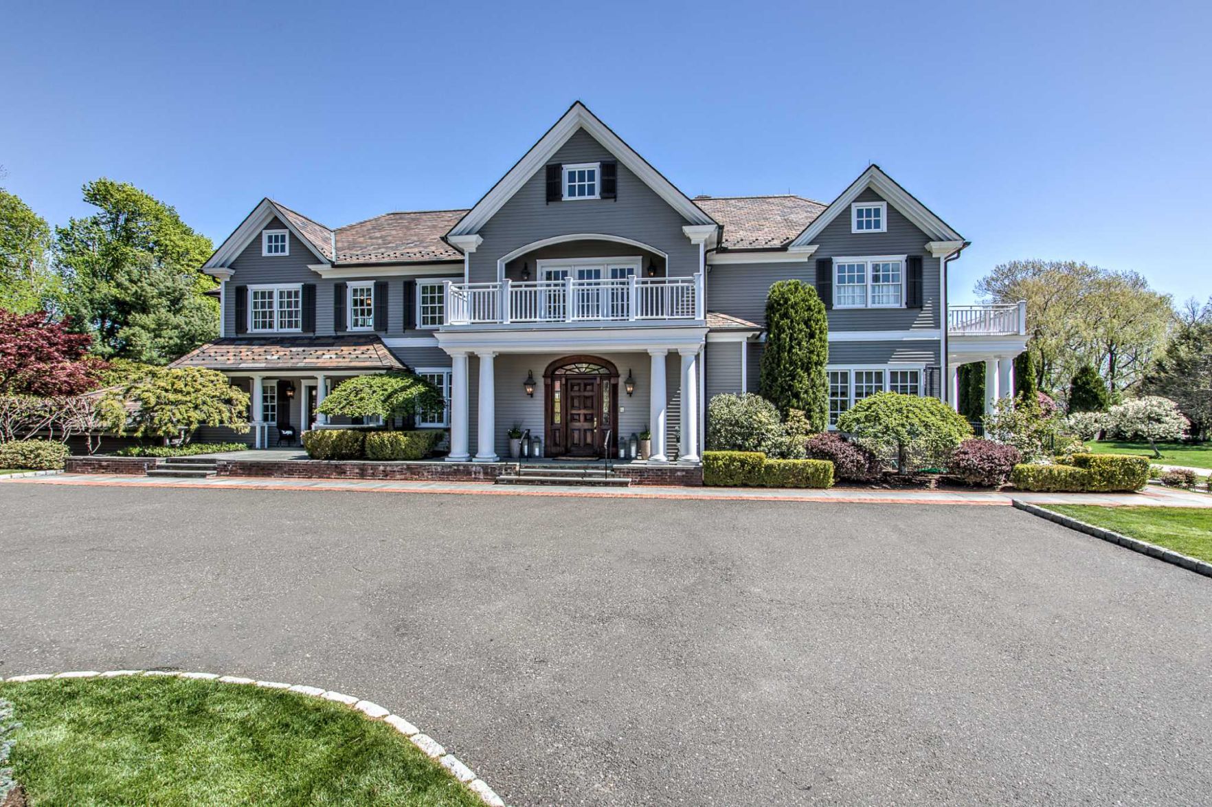 Former NFL star's Greenwich home on the market