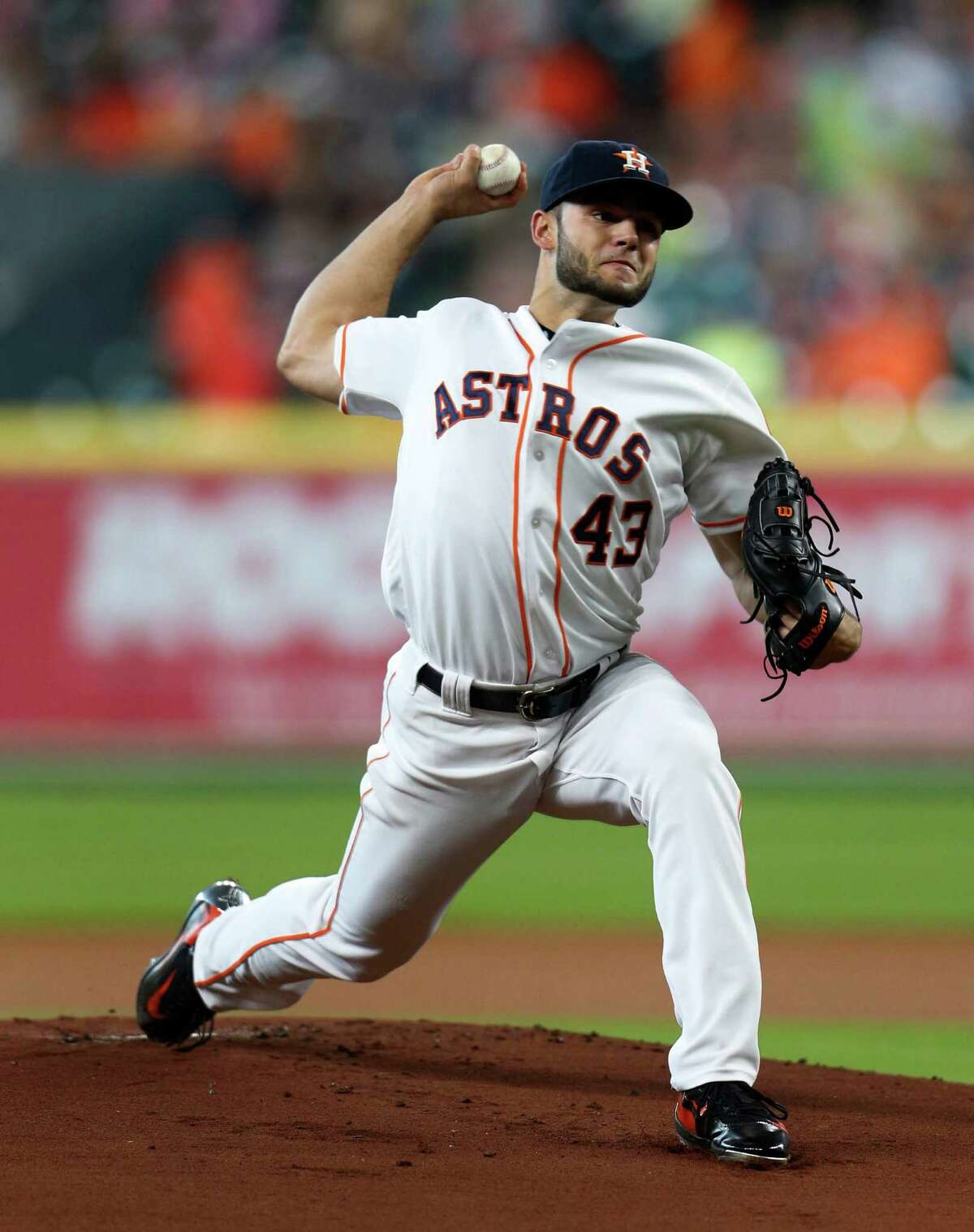 Astros clip Angels, move over .500 mark