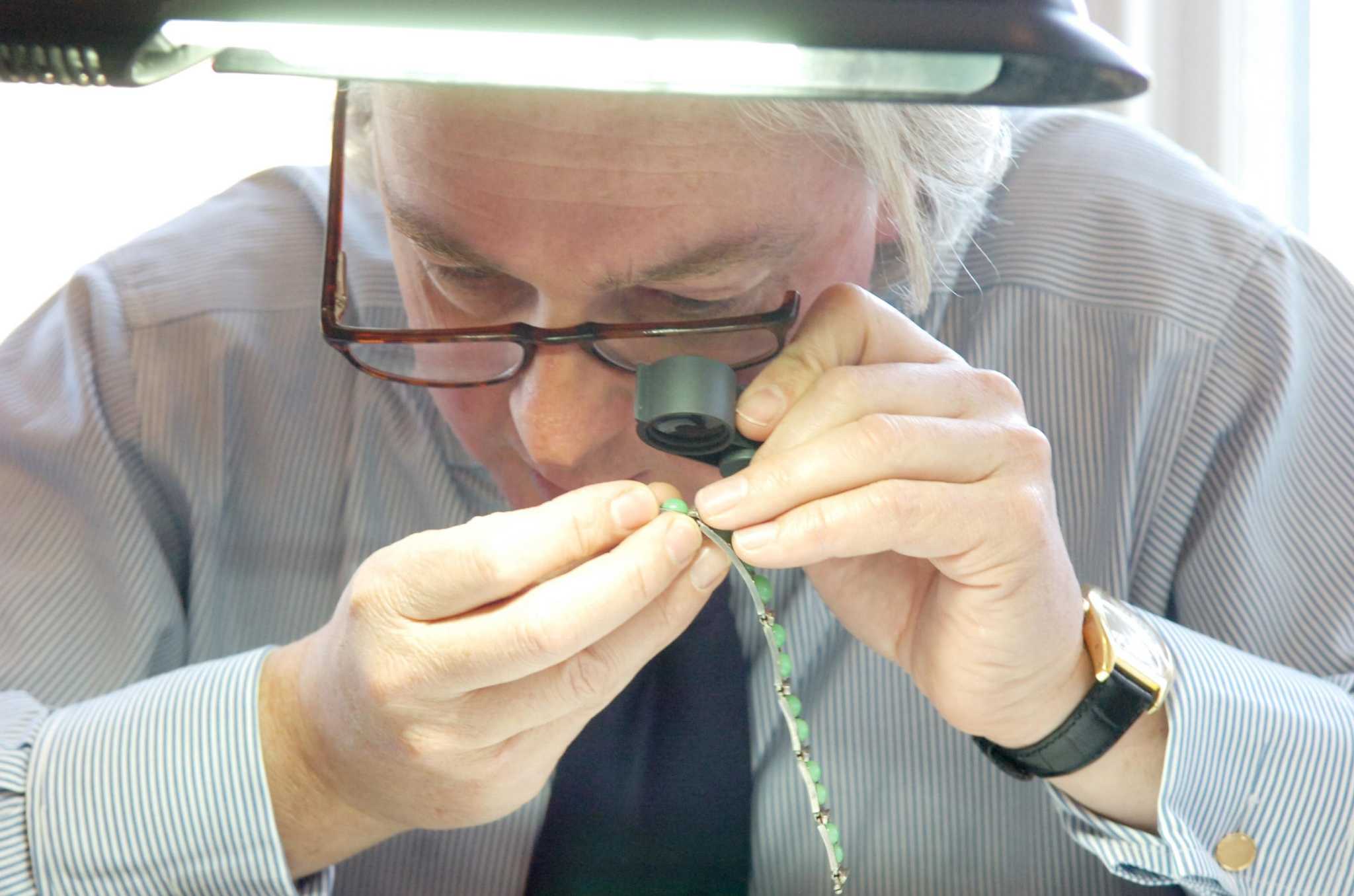 Woman’s Club of Greenwich ‘Appraisal Mania’ to benefit Kids in Crisis