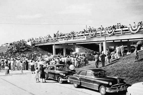 See old photos of I-45, as Houston's first freeway turns 70