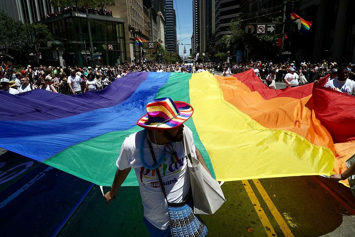 Hundreds of thousands celebrate SF Pride Parade - SFChronicle.com