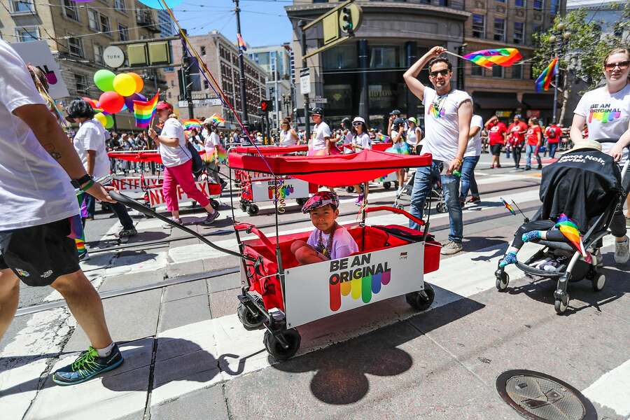 Hundreds of thousands celebrate SF Pride Parade