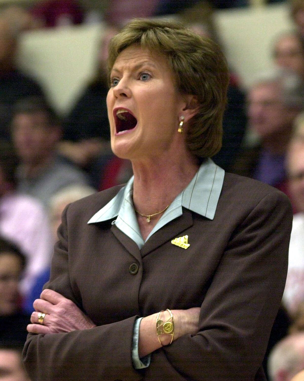 Summitt, winningest basketball coach in DI history, dies at 64