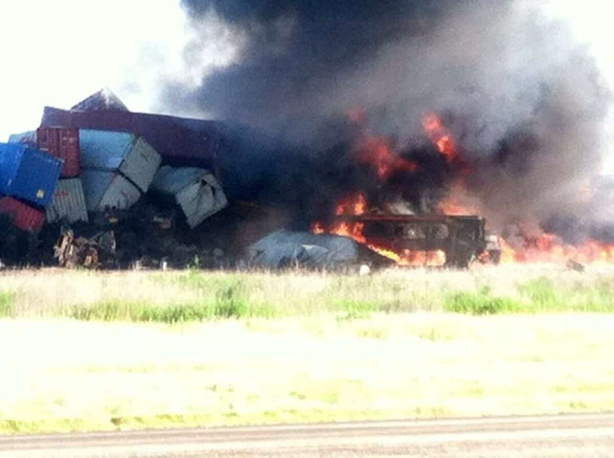 3 missing, 1 injured in head-on train collision in Texas