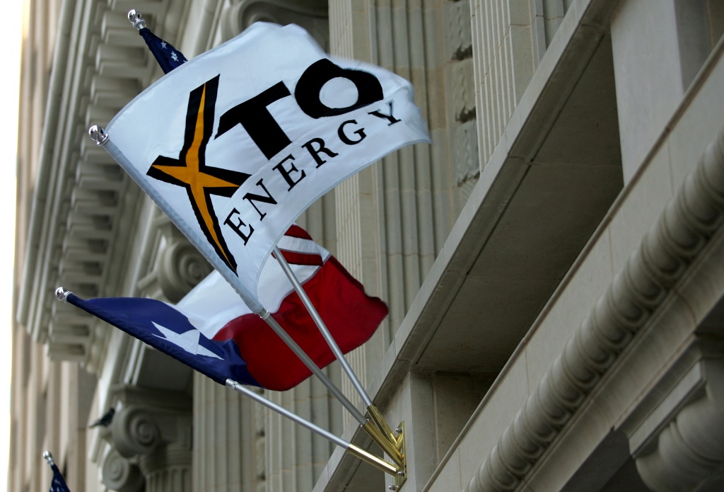 Exxon's shale drilling unit XTO to move 1,600 jobs to Houston