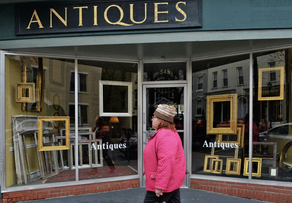 Hudson has more than 40 antique shops. You can buy everything from art deco furniture to Victorian mirrors. Click here to see a complete list of shops.