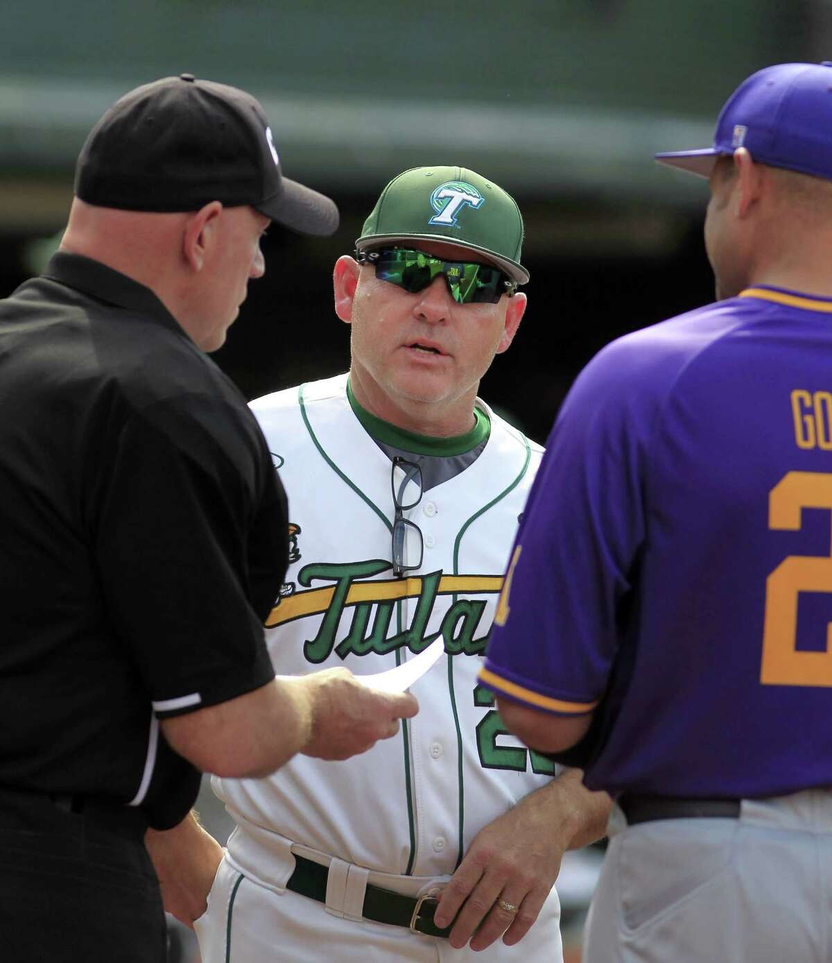 Texas has interviewed LSU baseball coach Paul Mainieri - Burnt