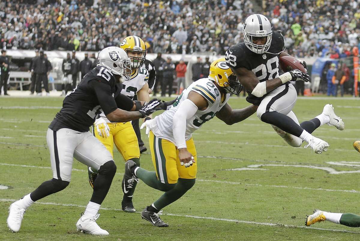 Oakland Raiders running back Latavius Murray (28) in action against the Green Bay Packers during an NFL football game Sunday, Dec. 20, 2015, in Oakland, Calif. (AP Photo/Ben Margot)