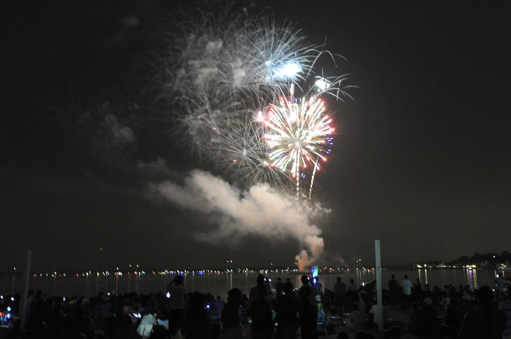 Stamford fireworks postponed to Saturday