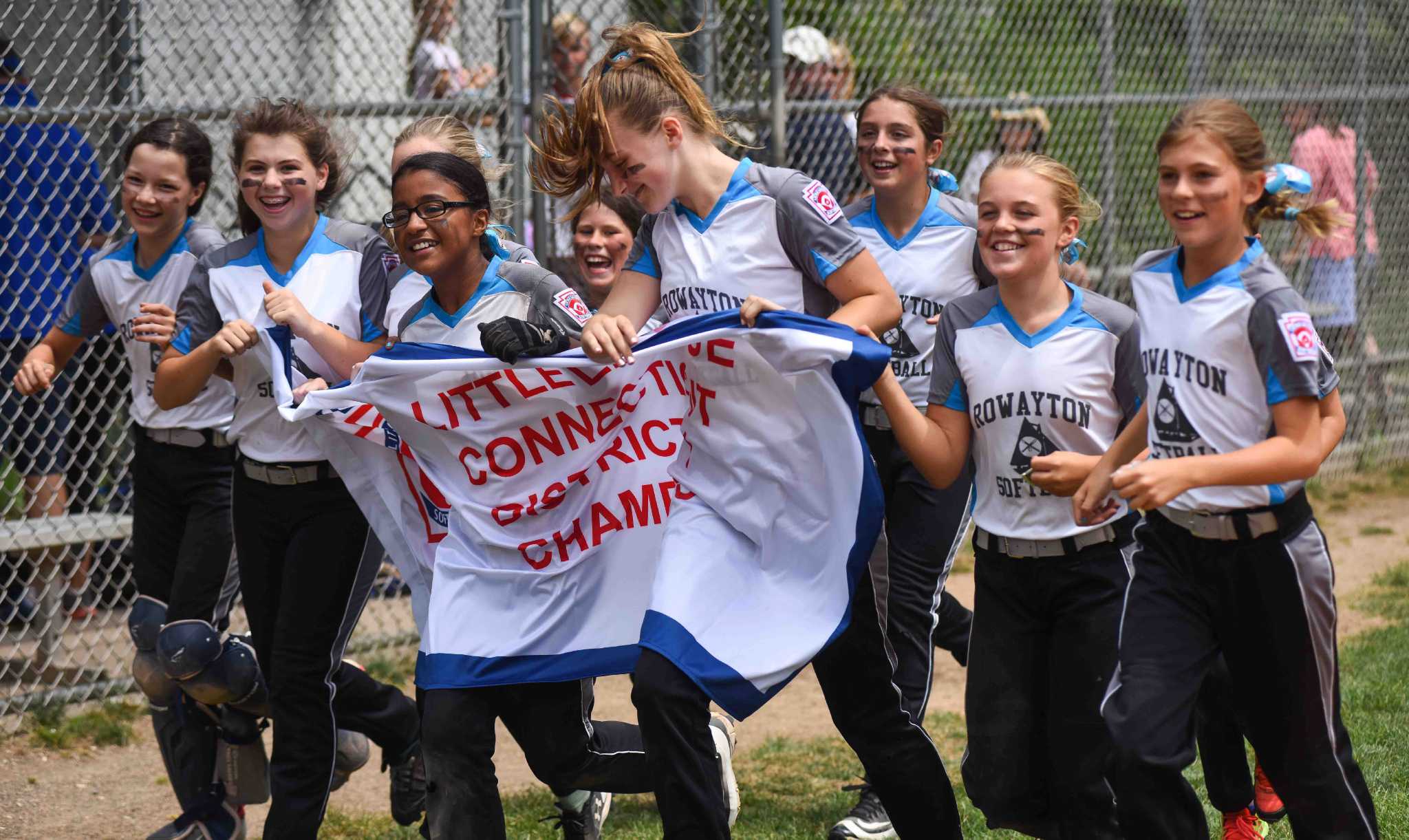 Rowayton wins District 1 softball title
