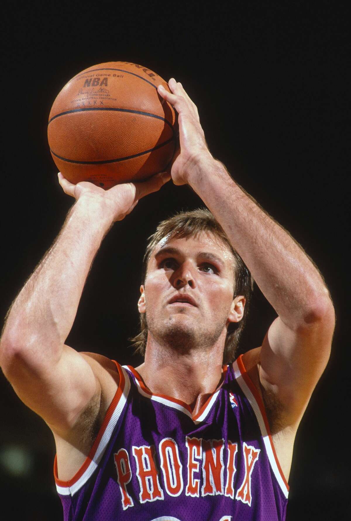 1988: Tom Chambers to Phoenix The former all-star with the Sonics took his talents to the desert and shined in Phoenix, helping the team shock the Lakers in the 1990 playoffs en route to the conference final. In 1993, Chambers played a reserve role on the Charles Barkley-led Suns squad that lost to the Bulls in the Finals.