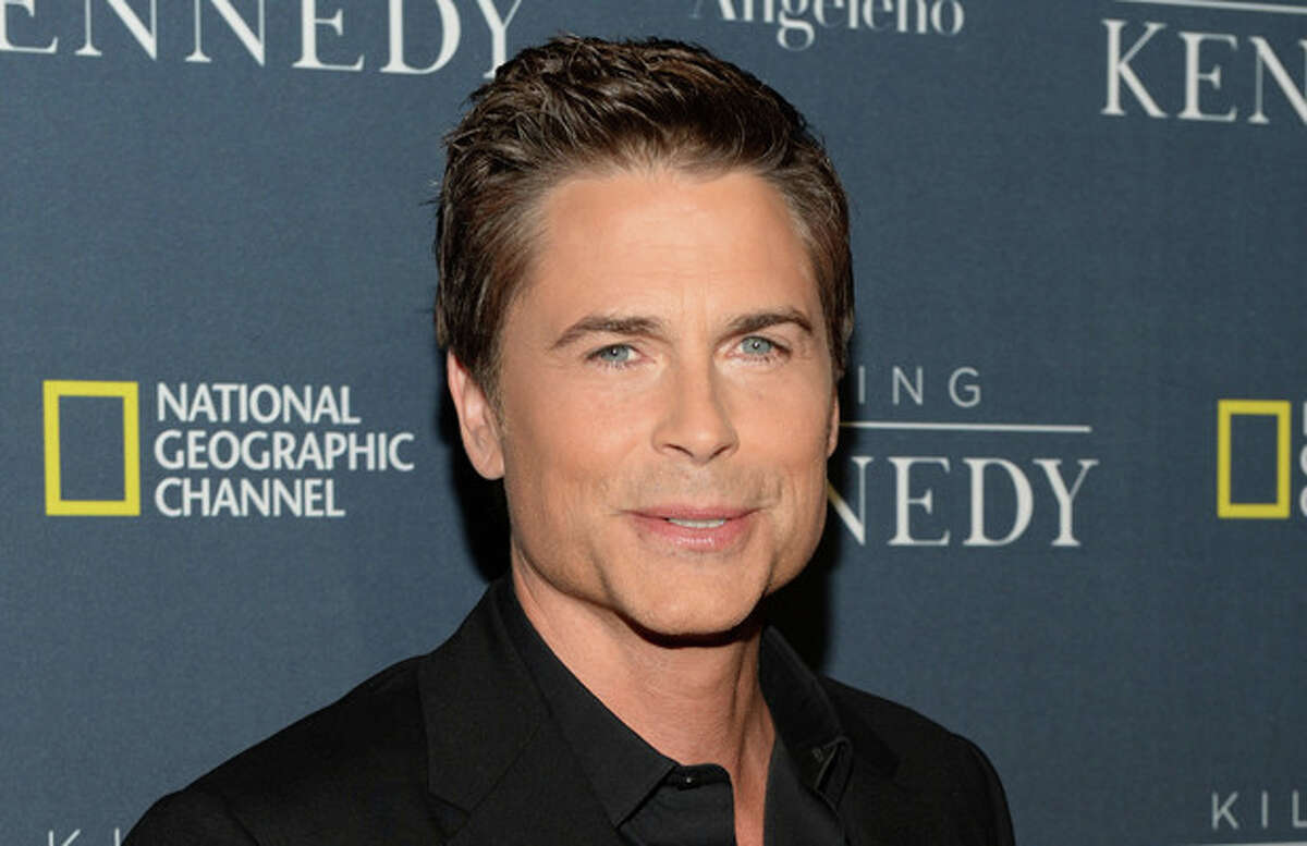 Rob Lowe : "Dear @NFL Any player wants to boycott the anthem on 9/11 should be asked to remain in the locker room until kick off. It's not their moment." (@RobLowe/Twitter)