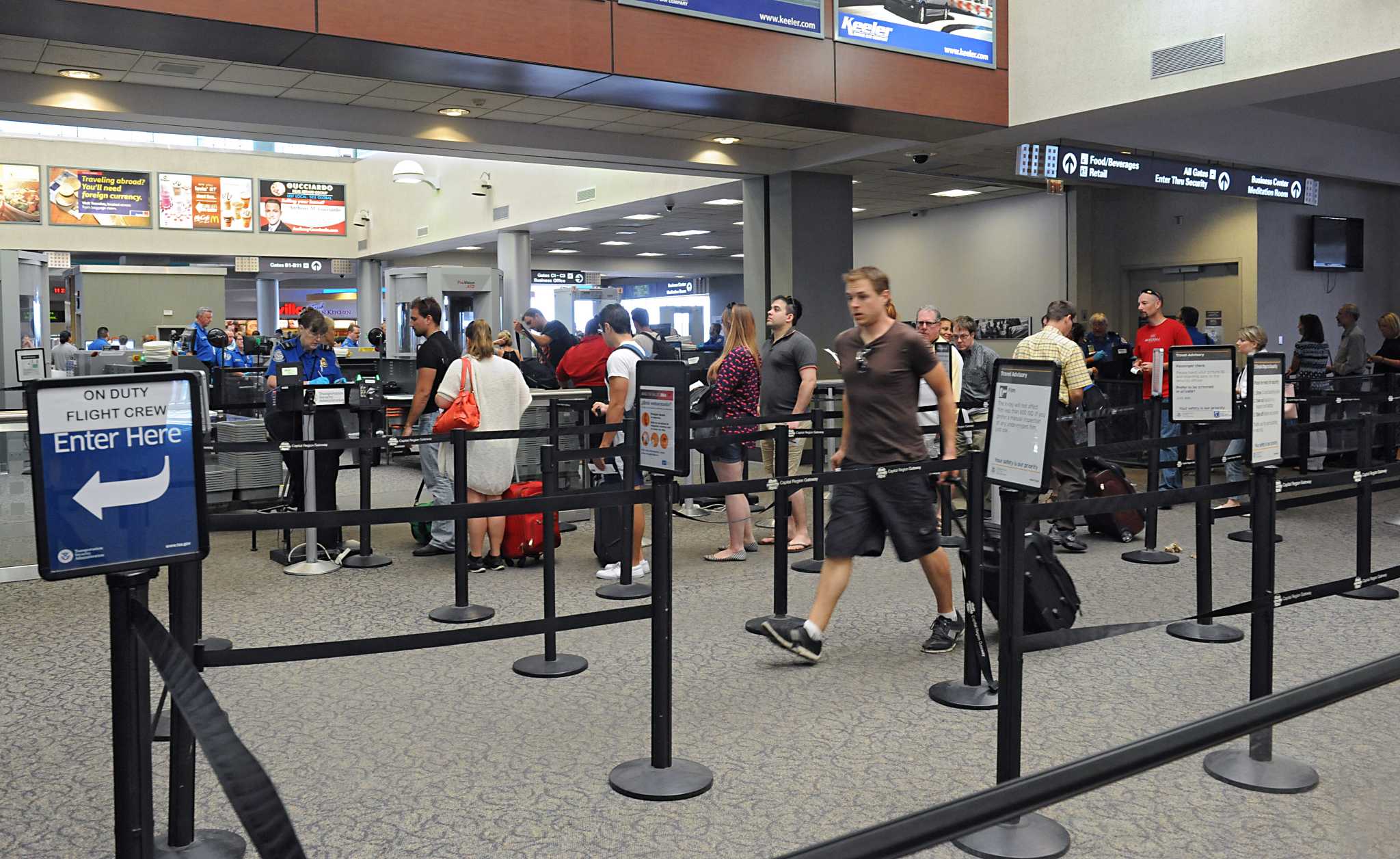 Аэропорт секьюрити без рекламы. Airport Security Checkpoint. Airport Security Screening. Airport Security Michael Delray.