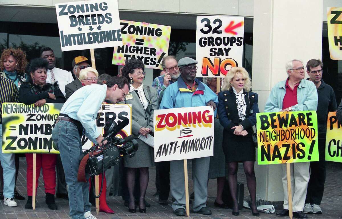 In November 1994, about 40 zoning opponents rallied at the Houston City Hall Annex to warn advocates of a proposal for neighborhood zoning that the voters had already spoken on the issue.