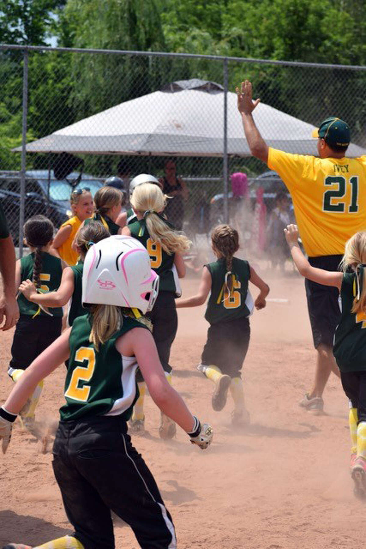 New Milford's youth softball teams sweep states