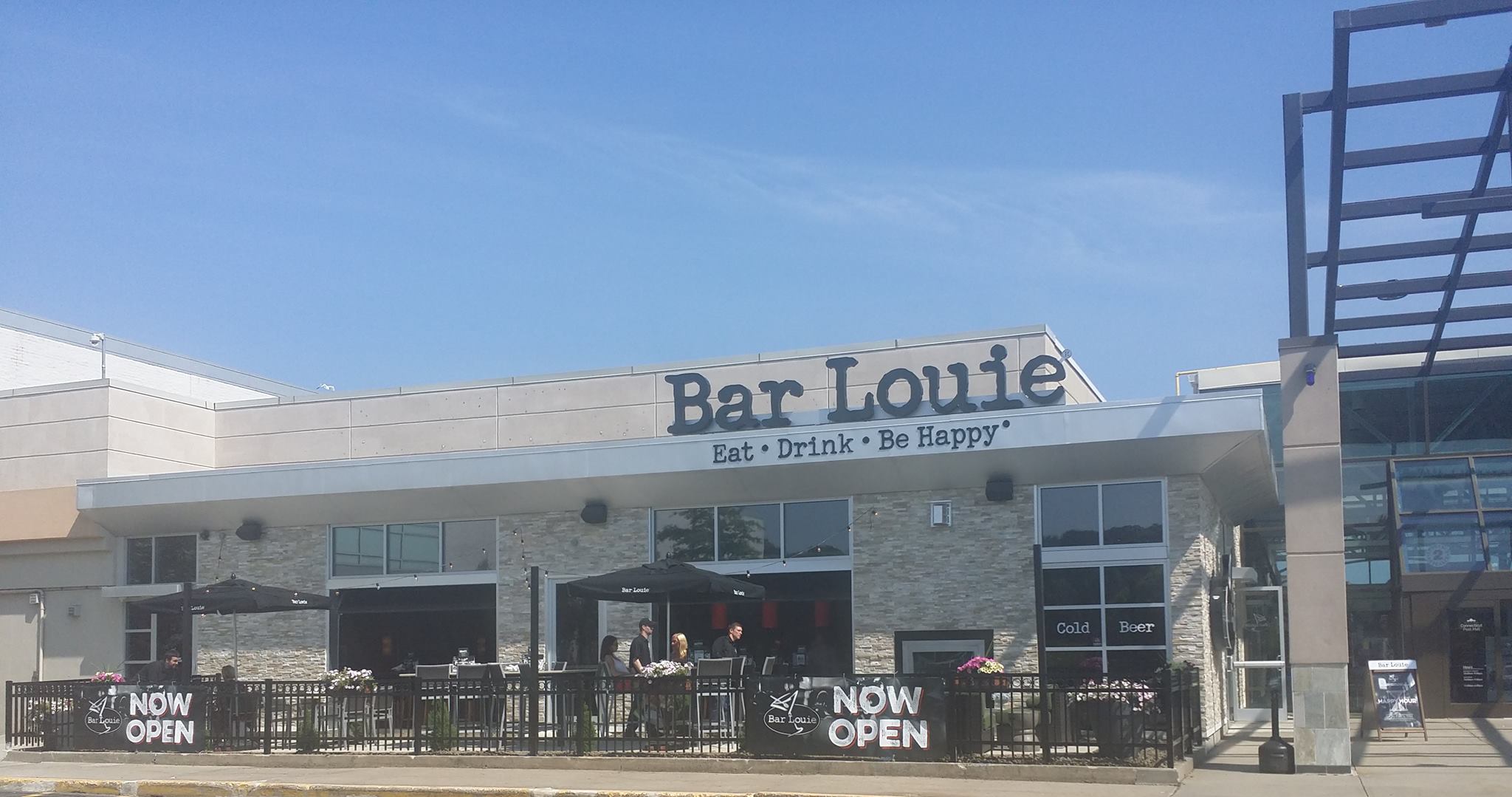 A Bar Louie restaurant is set to open Thursday at Brookfield Square mall.