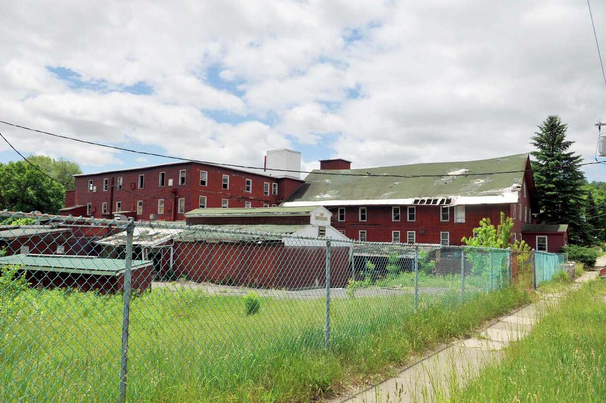 Gloversville tanneries fade away, but illness remains