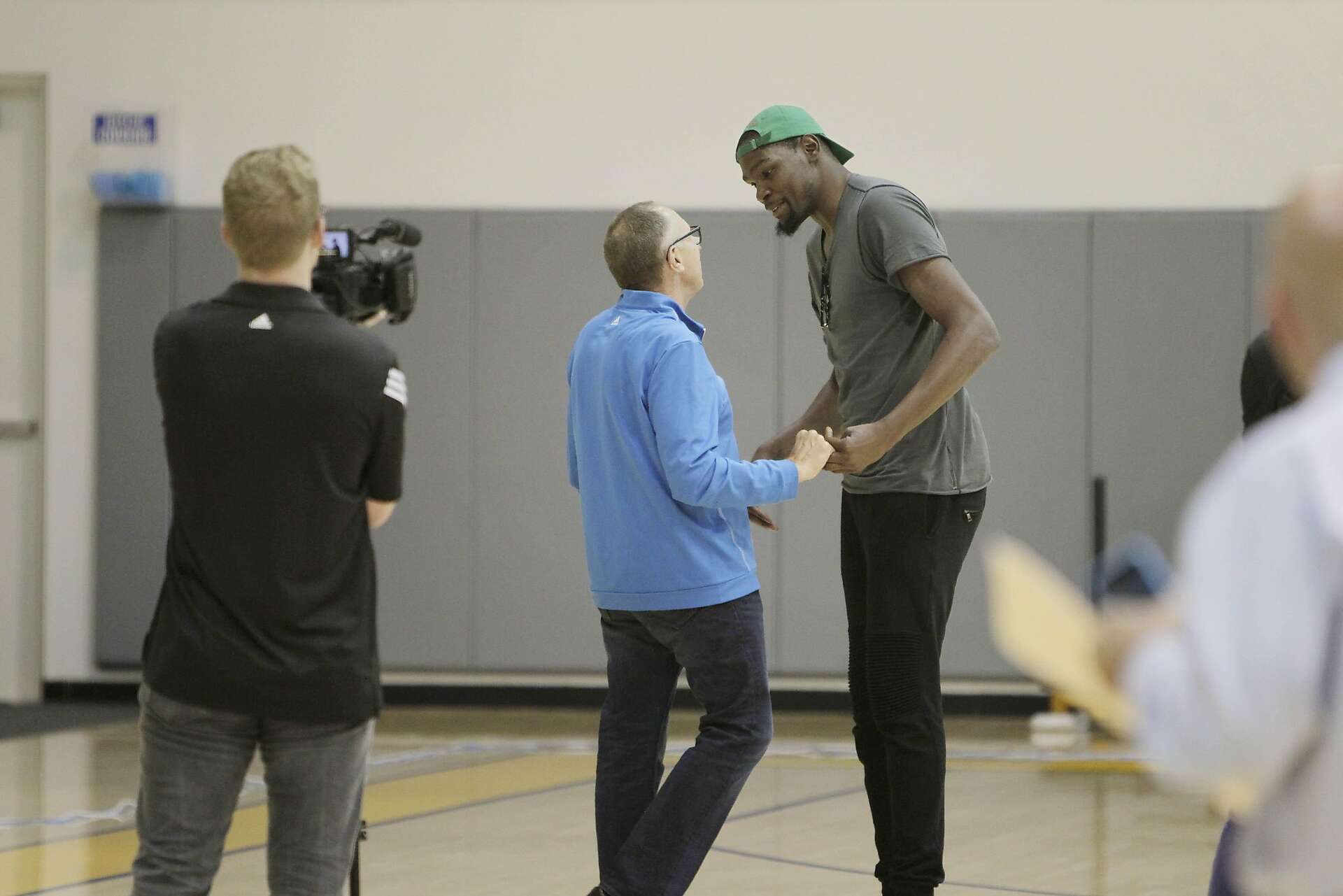 Paul george - ABC13 Houston, image size:1920x1281