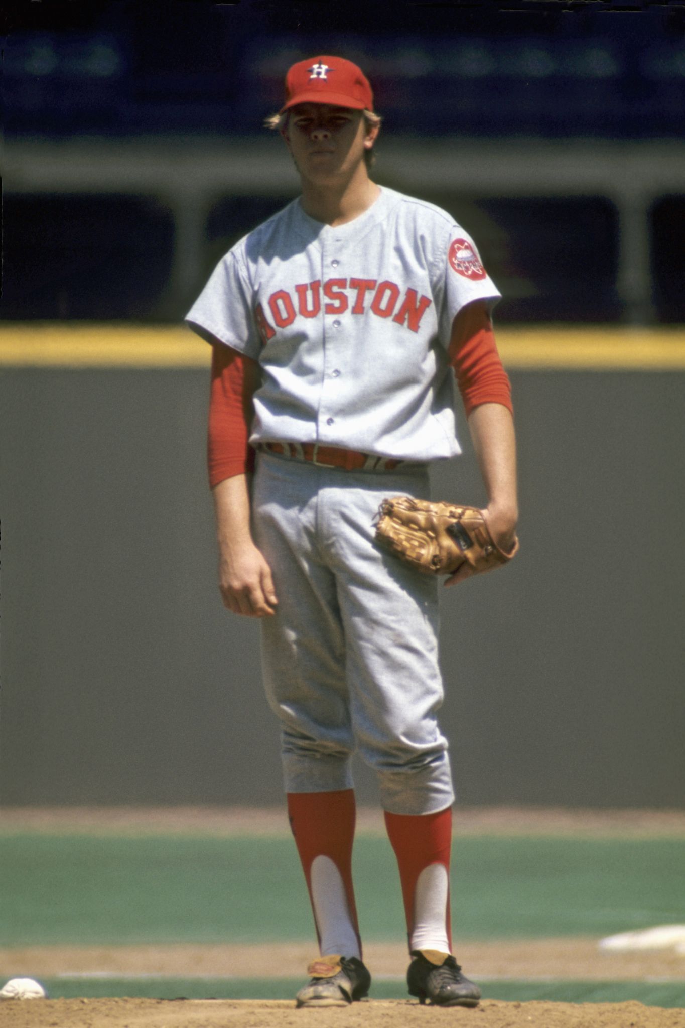 Houston Astros legend, Larry Dierker, sits down with former player