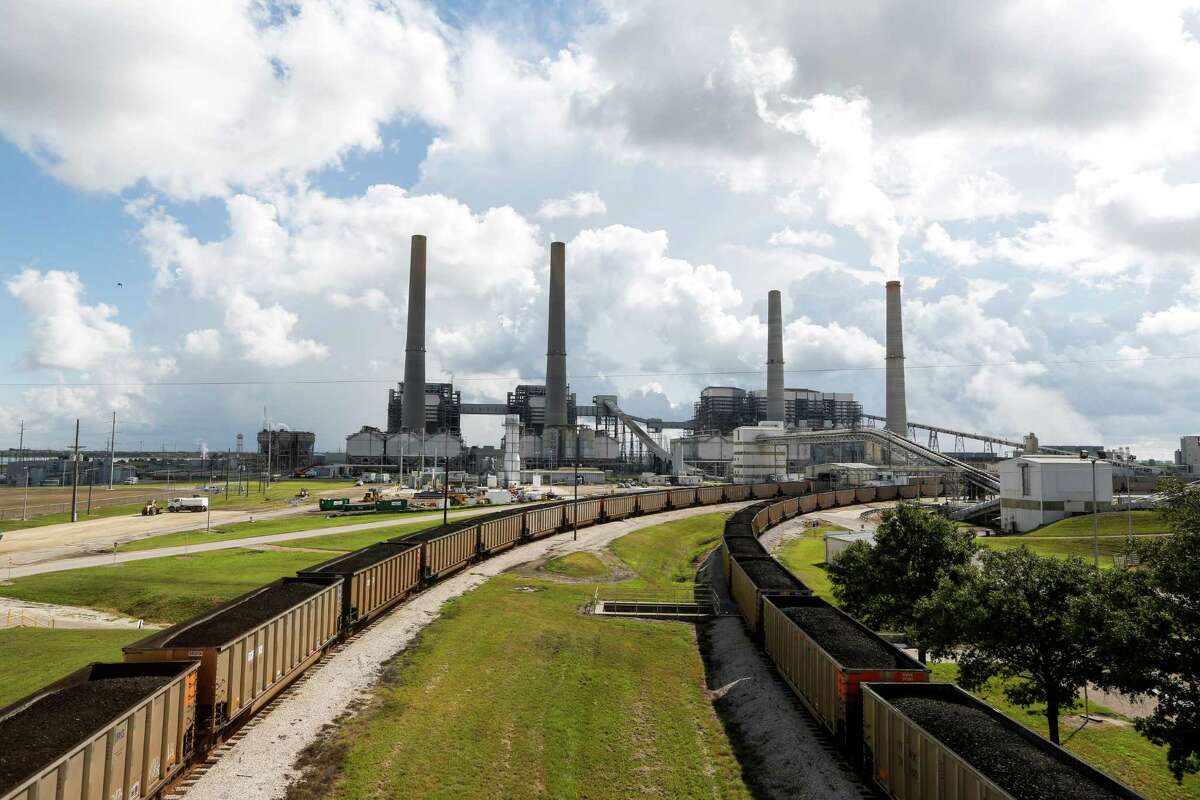 EPA says W.A. Parish coal plant near Houston meets