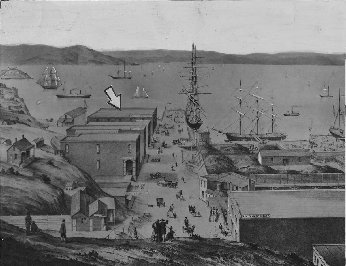 这张1857年北角仓库的平版图箭头指向1968年拆除前的海堤仓库照片中海堤是桑瑟姆街的最后一座建筑在平版图中，克利伯飓风船正在卸货