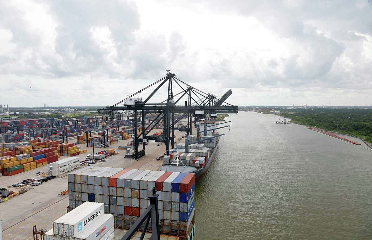 A crane at the Port of Houston Authority, Bayport Container Terminal unloads the SEALAND LOS ANGELES June 22, 2016, in Seabrook. ( James Nielsen / Houston Chronicle )