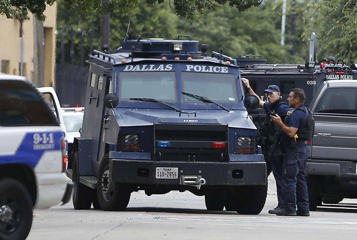 Anonymous threat sparks tense night for Dallas, police