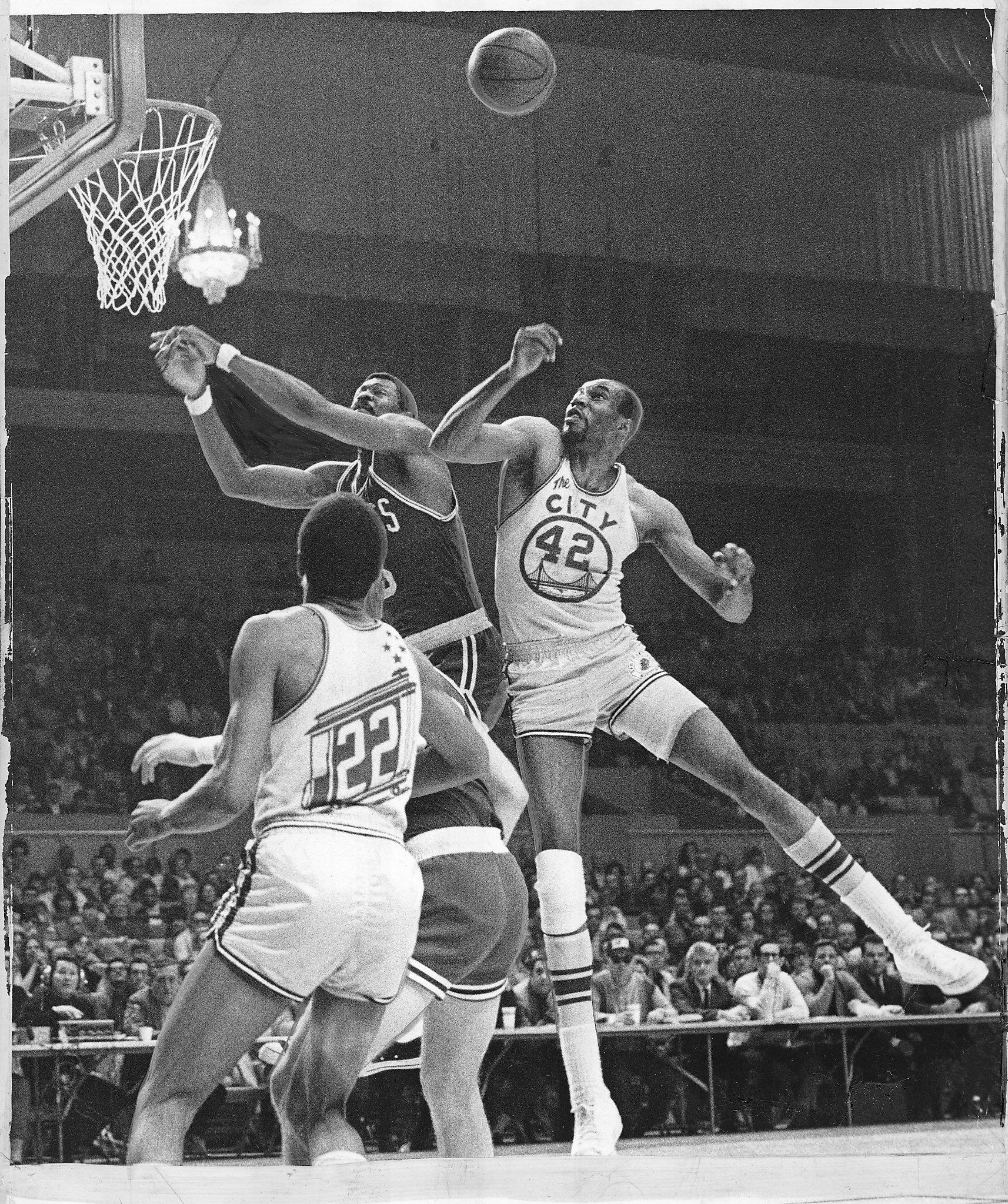NBA great Nate Thurmond, Hall of Fame center and former Bull, dies at 74