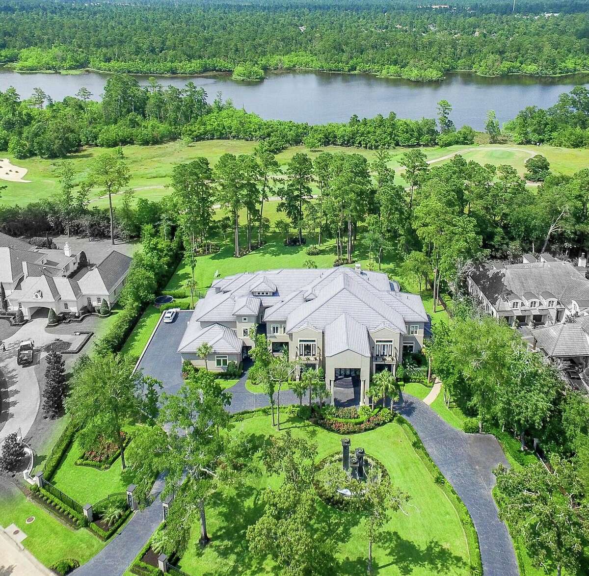 The Woodlands' Theresa Roemer auctioning off mansion