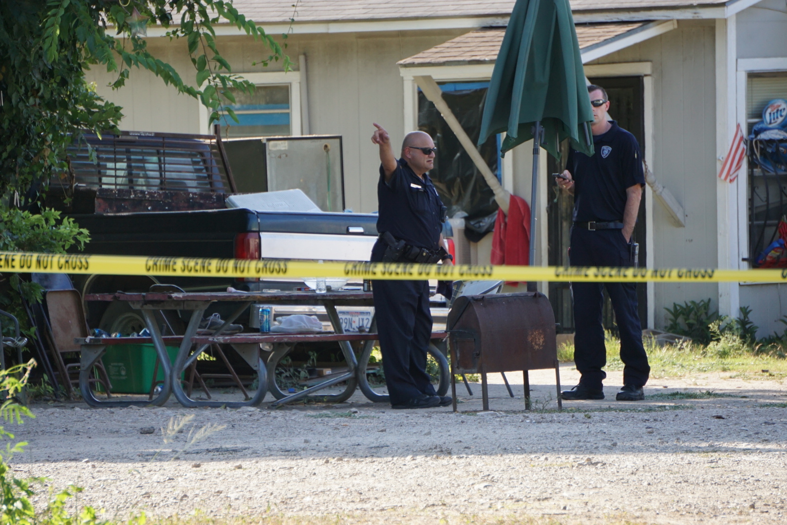 Man wounded in East Side shooting