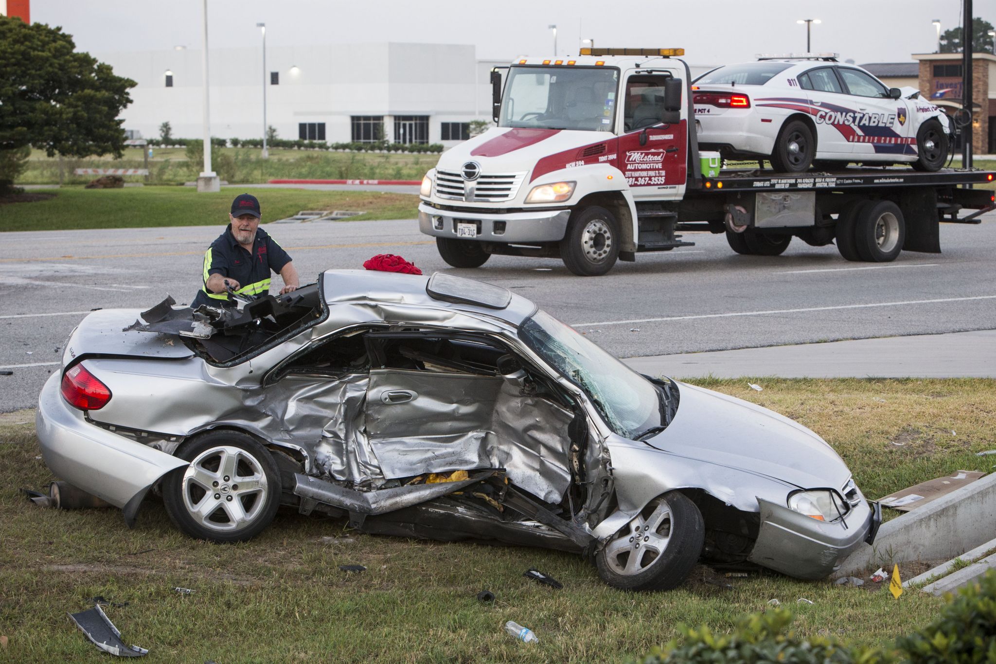 Deputy Hurt Motorist Seriously Injured In Crash On Fm 1960 In Ne Harris County