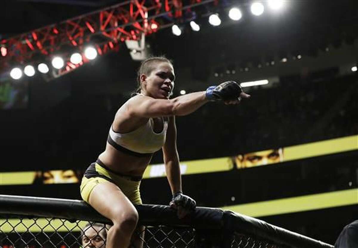 Amanda Nunes Becomes Ufcs First Gay Champion With Upset Win