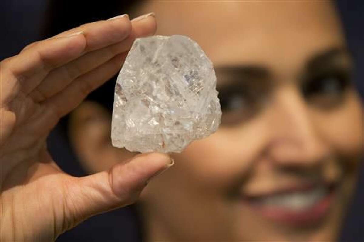 Giant diamond doesn't find buyer at Sotheby's sale in London