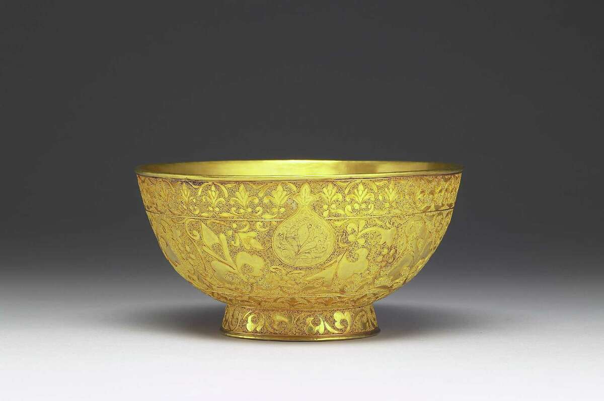 Gold Bowl Used Personally by the Qianlong Emperor, Qing dynasty, reign of the Qianlong emperor,1735Â?–96, gold, National Palace Museum, Taipei. Image Â National Palace Museum