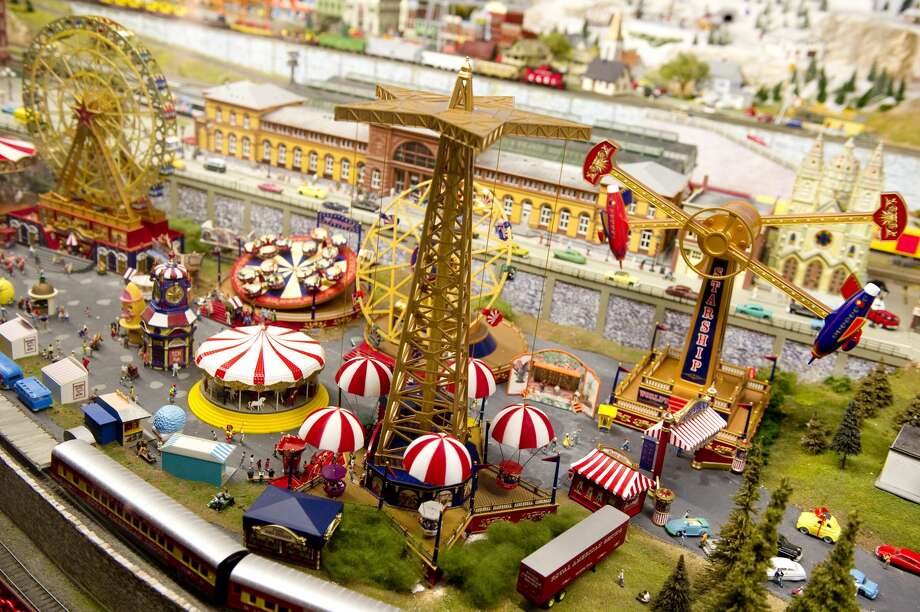 Craig Sager highlights Texas Children’s Hospital train display