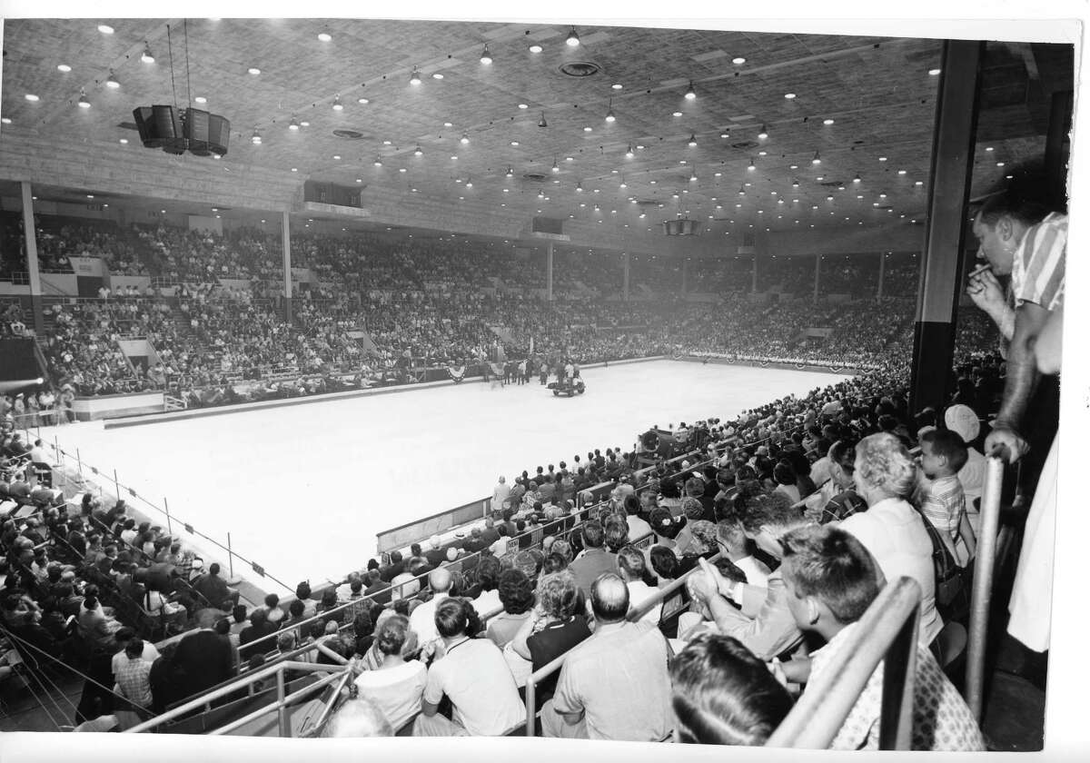 09/12/1960 - Crowd gathers to hear Democratic presidential candidate John F. Kennedy speech inside the Sam Houston Coliseum.