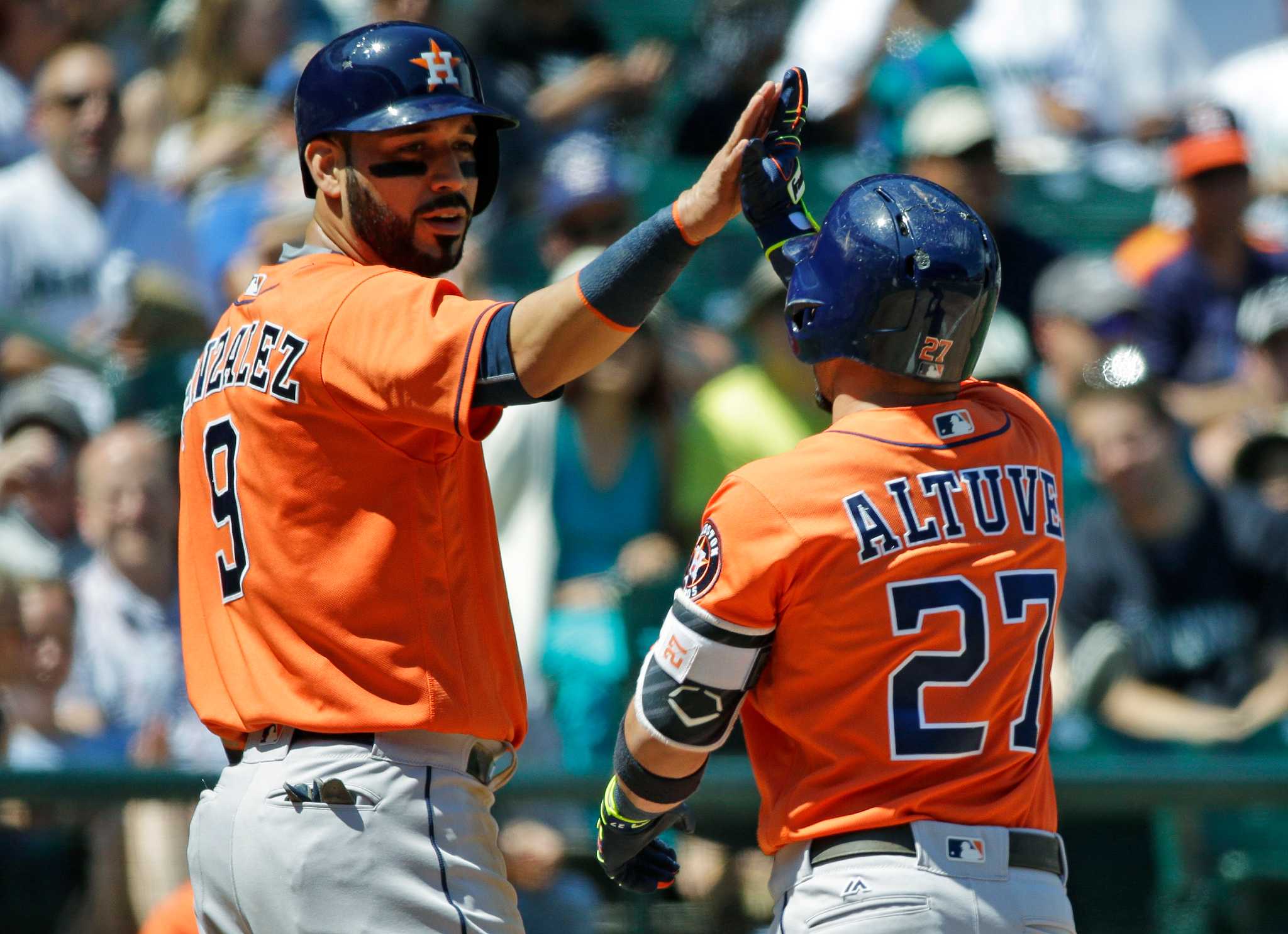 Astros' Marwin Gonzalez excelling in No. 2 spot