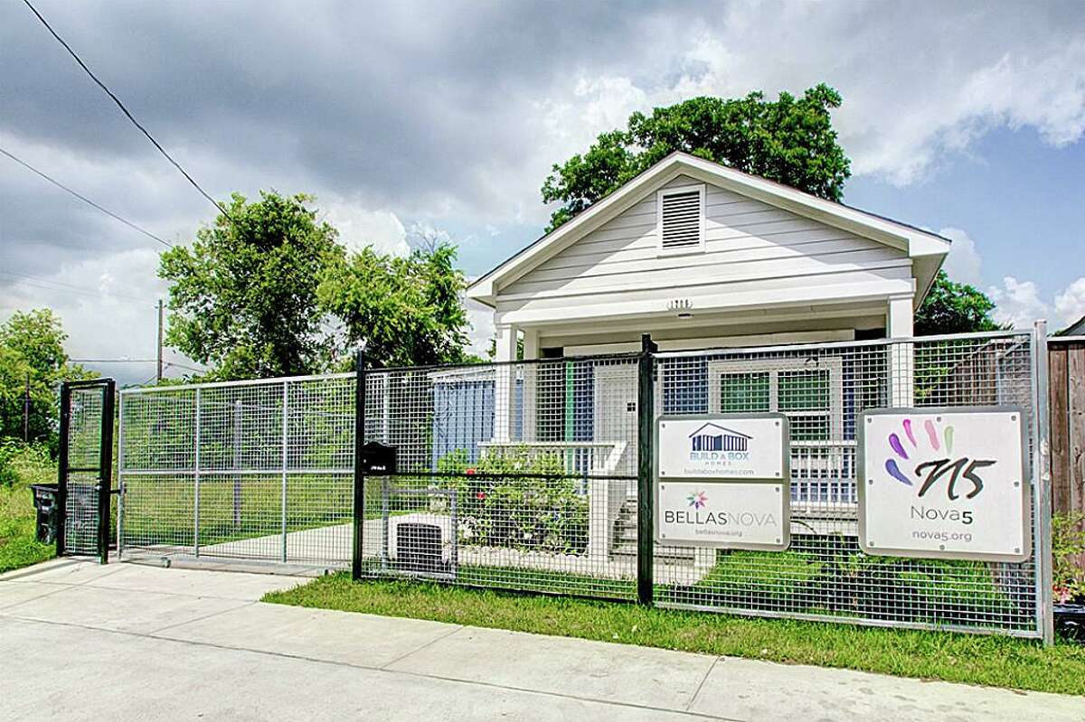 Shipping container housing complex to be developed in Houston's Fifth Ward
