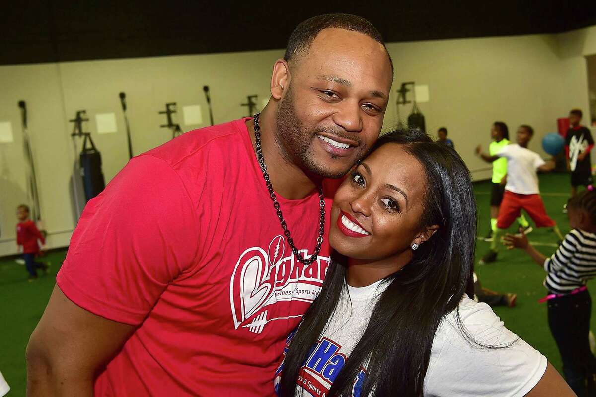 KESHIA KNIGHT PULLIAM AND ED HARTWELL The former "Cosby Show" star Keshia Knight Pulliam announced her pregnancy in mid-July, 2016, and after almost eight months of marriage her husband, Ed Hartwell, is filing for divorce for "irreconcilable differences." Take a look through the gallery to see other high-profile celebrity splits of 2016.