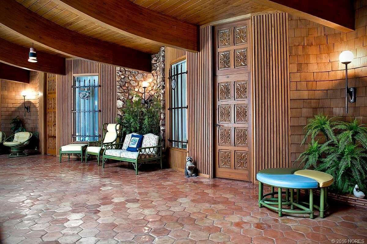 Fishingreelshaped house in Oklahoma baiting buyers