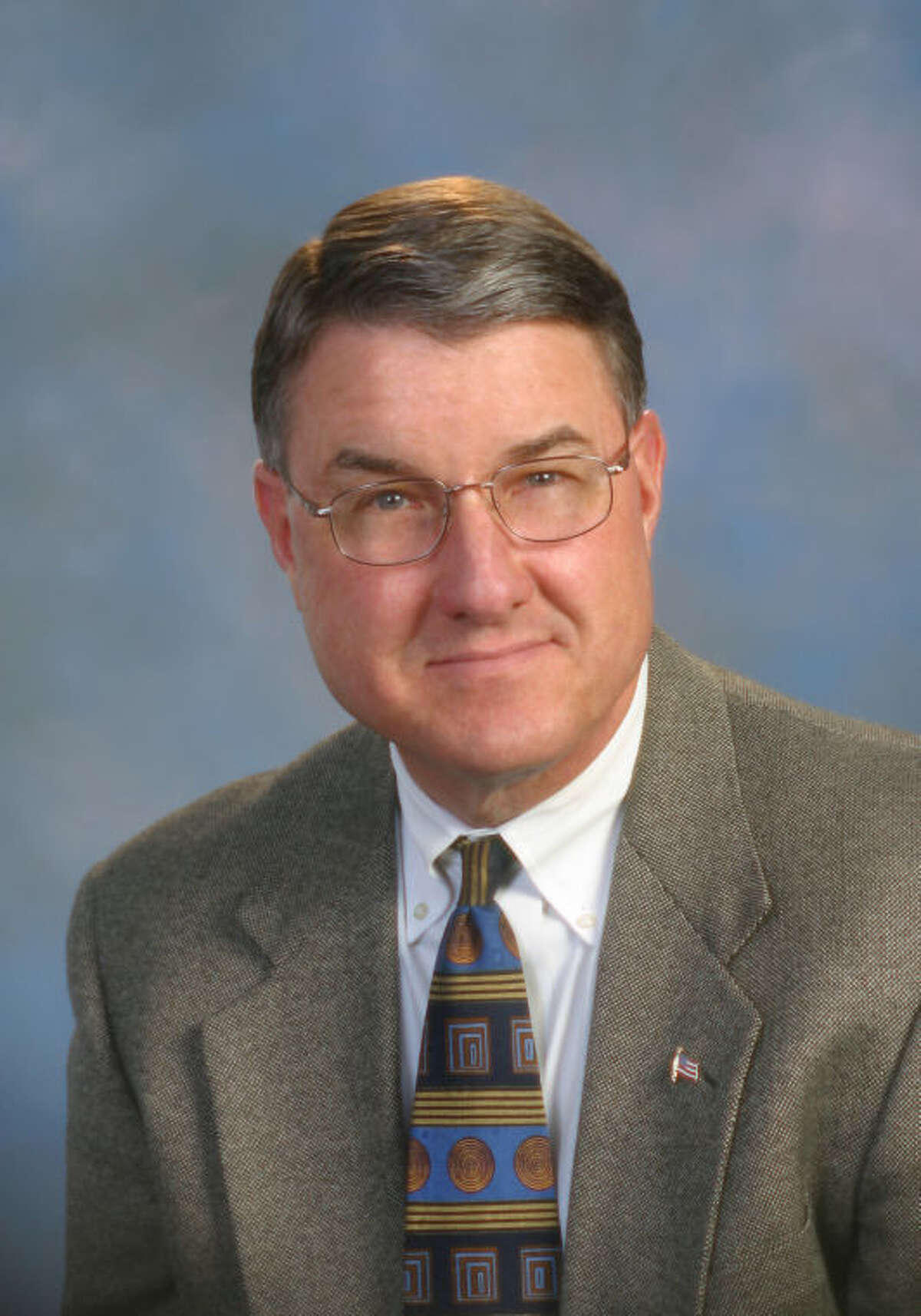 Former resident Alan Hale receives honor