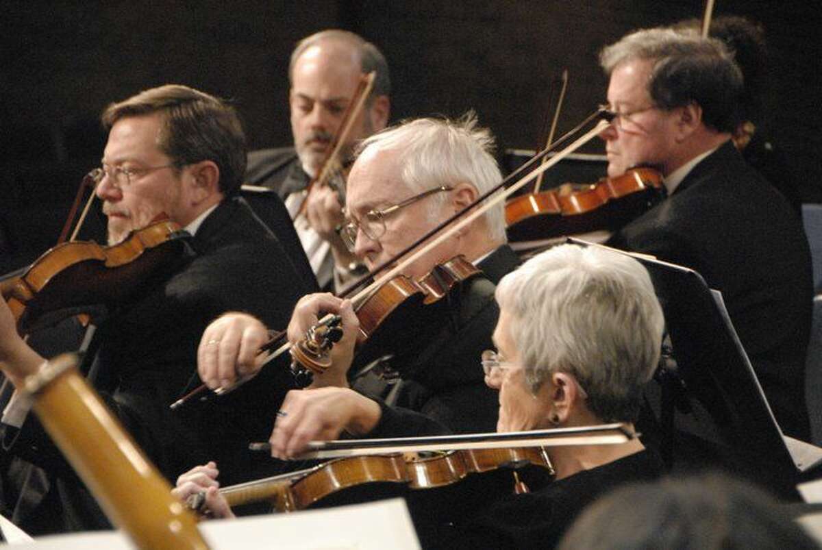 Violinist comes home to take part in symphony's season opener
