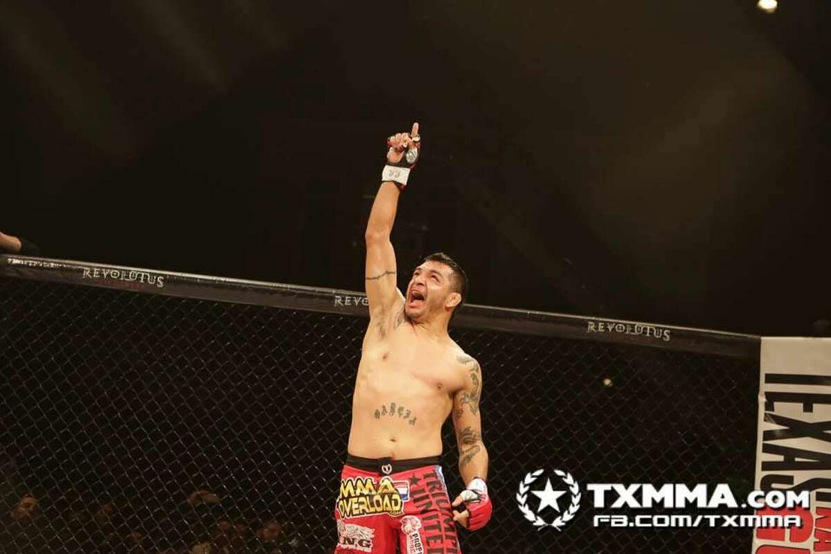 After a long career, mixed martial arts star and Plainview native Leonard Garcia announces retirement.